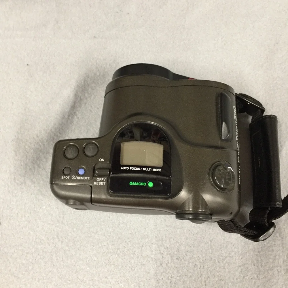 Olympus‎ Infinity SuperZoom 330 35mm Film Camera 38-105mm Lens with Case Japan